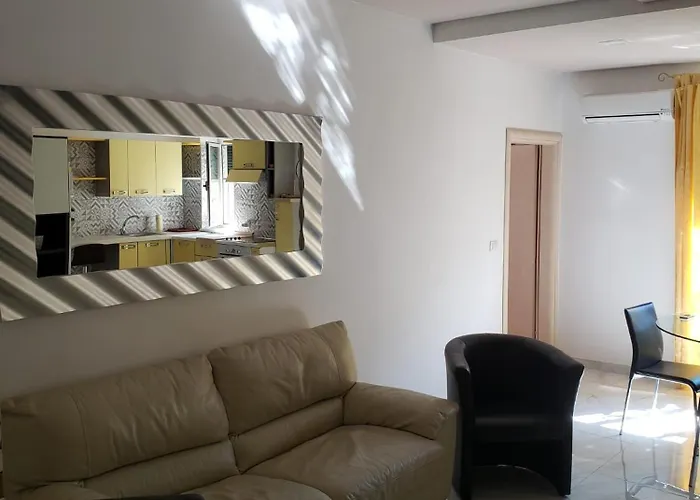 Art Gallery 2 Apartment