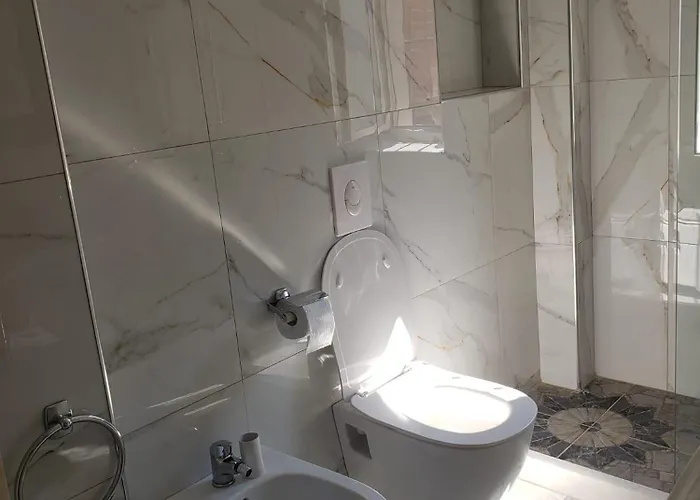 Apartment Art Gallery 2 *