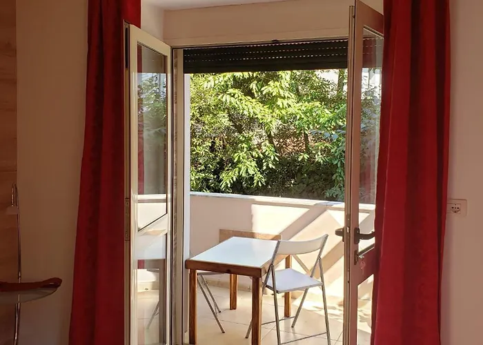 Art Gallery 2 Apartment