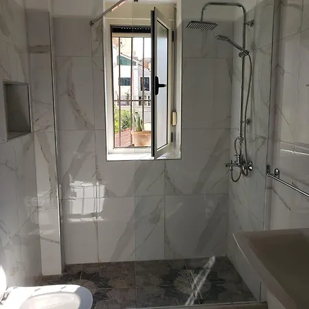 Art Gallery 2 Apartamento Tirana