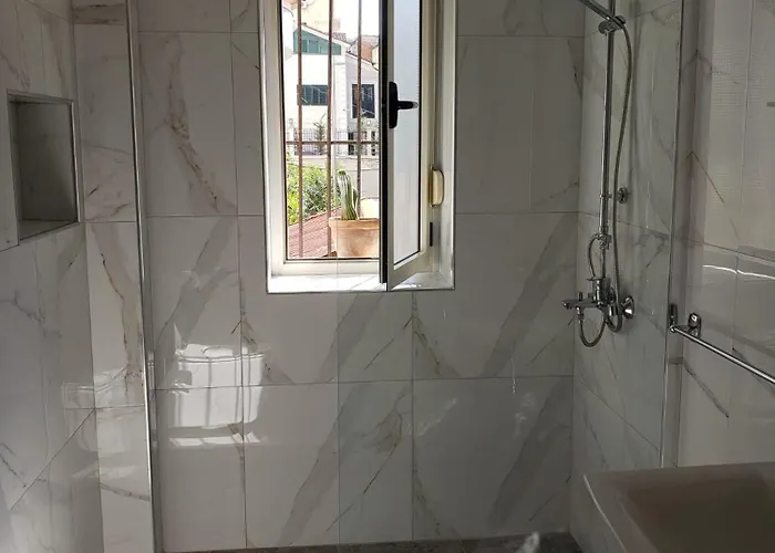 Art Gallery 2 Apartman Tirana